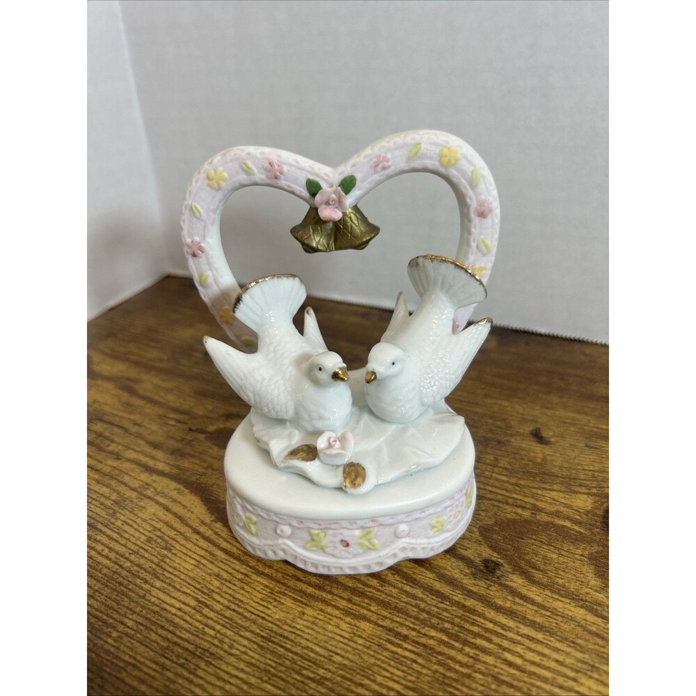 TOMA Porcelain White Dove Figurine Heart Arch Floral Decor Romantic Collectible - Picture 11 of 13